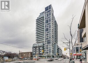 Building Photo - 501-501 St Clair Ave W