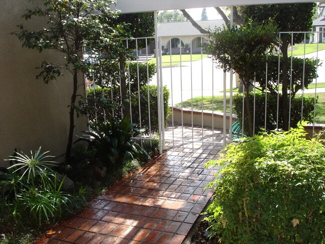 Foto del edificio - 1838 Coolcrest Way