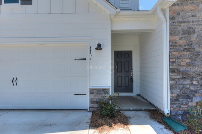 Building Photo - Beautiful 4Br/3Bth Home in Belmont