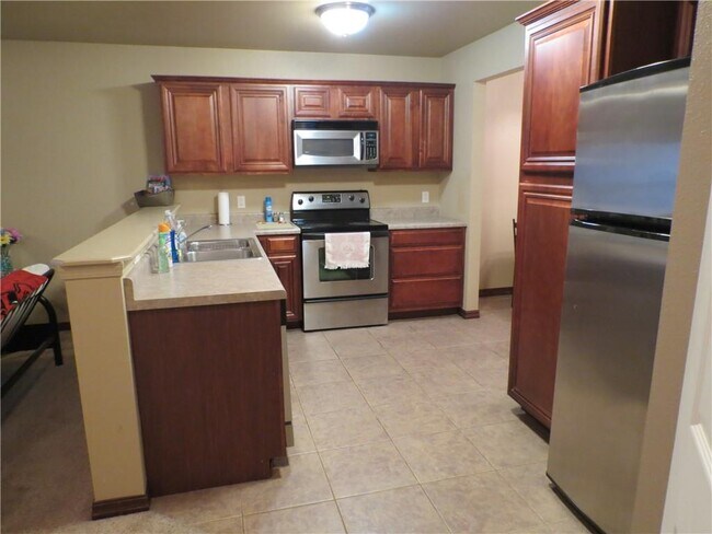 Building Photo - 1272 N Trinity Dr