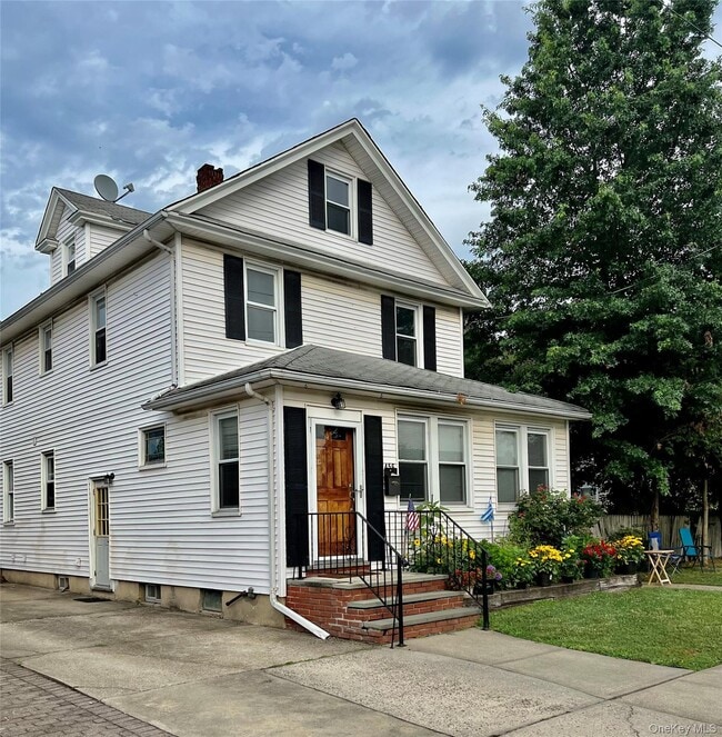 Building Photo - 456 Burkhard Ave