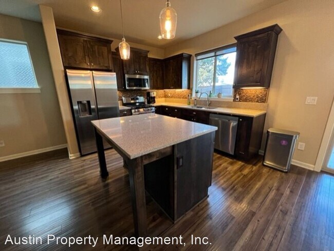 Building Photo - 3 br, 2.5 bath House - 61253 SE Brock Lane