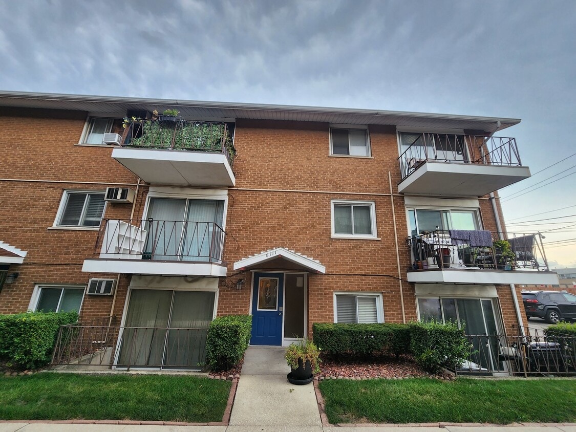 6111 W 64th Pl Unit 119, Chicago, IL 60638 Condo for Rent in Chicago
