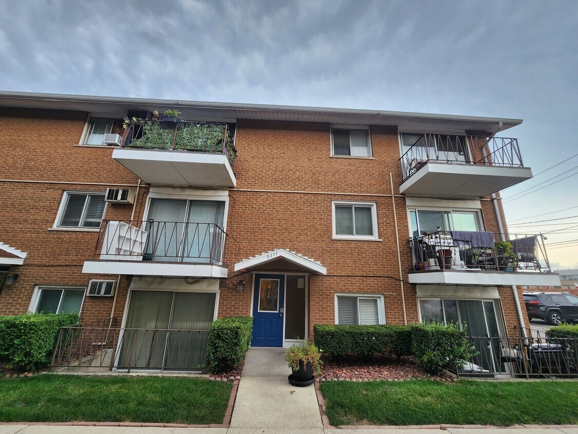 6111 W 64th Pl Unit 119, Chicago, IL 60638 Condo for Rent in Chicago