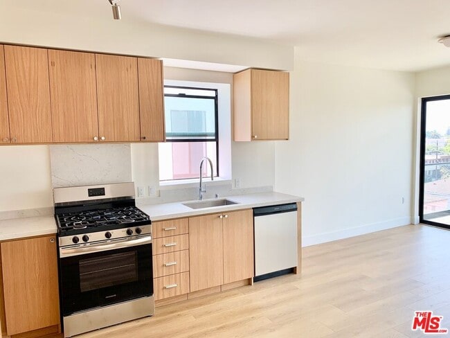 Foto del edificio - 1822 Overland Ave