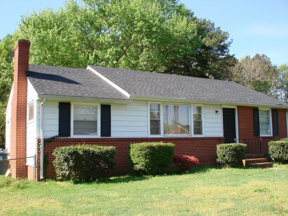 Primary Photo - 2711 Muncie Rd