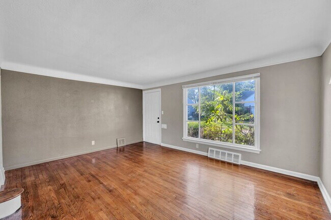 Foto del edificio - 10401 Way Ave