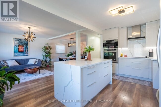 Building Photo - 43 Medhurst Rd