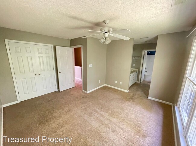 Building Photo - 3 br, 2.5 bath House - 14 Brevard Ct