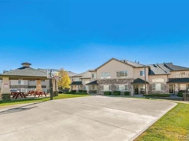 Building Photo - 2 Bedroom Townhome in Aurora