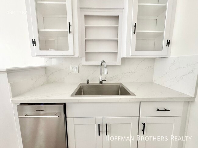 Foto del edificio - 800 N Las Palmas Ave