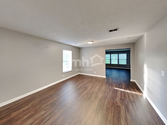 Foto del edificio - 129 Trellis Way