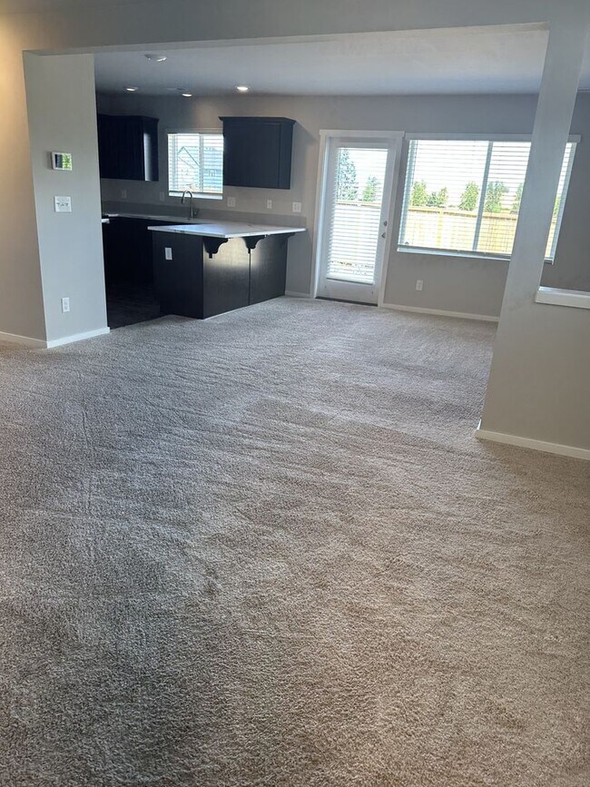 Foto del edificio - Puyallup - Beautiful 4 bedroom, 2.5 bath home! Available Now!