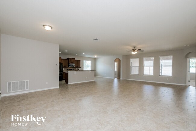 Foto del edificio - 3440 Summit Ln