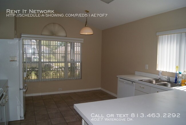 Building Photo - 4027 Watercove Dr