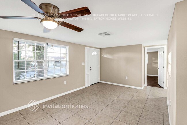 Foto del edificio - 9900 Lakeside Ln