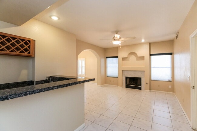 Foto del edificio - 16420 S 38th St