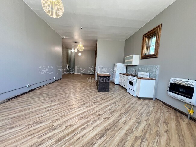 Foto del edificio - 3336 S Lituanica Ave