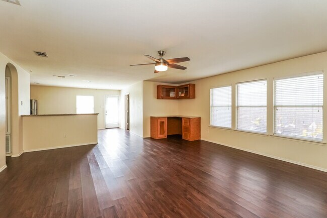 Foto del edificio - 6708 Friendsway Dr