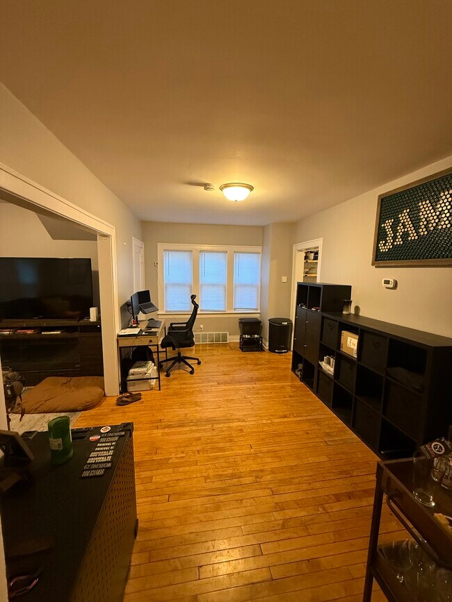 DR - 3029 S Hanson Ave