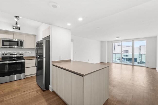 Foto del edificio - 1500 Bay Rd