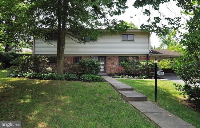 Photo - 7024 Richard Dr House