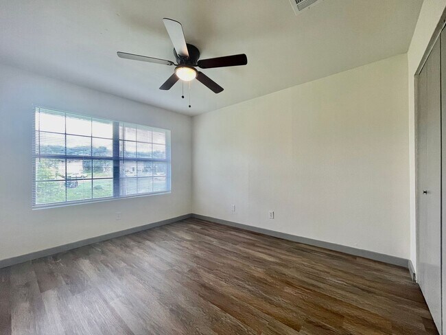 Foto del edificio - 2 Bedroom apartment w/ Washer and Dryer - ...