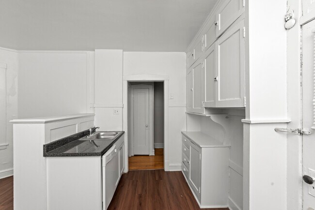 Foto del edificio - 5614 N Kimball Ave