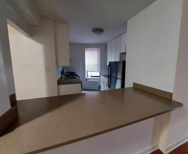 Foto del edificio - 105-40 62nd Rd