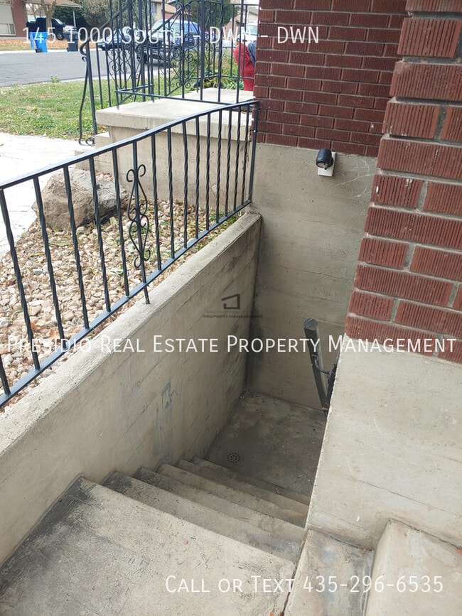 Building Photo - 145-1000 1000 S