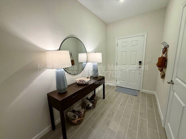 Foto del edificio - 376 Belfort Ct