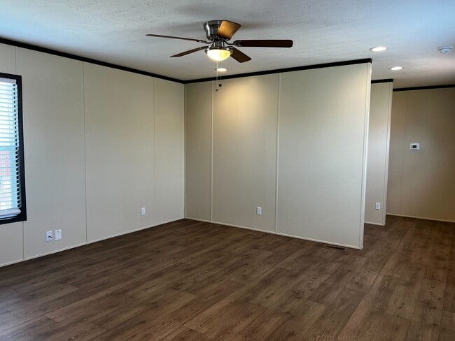 Building Photo - 709 N Collins Fwy