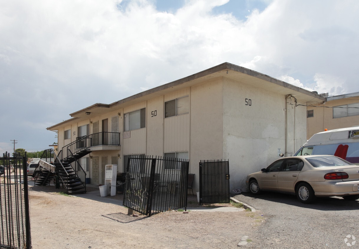 Primary Photo - 50 E Washington Ave
