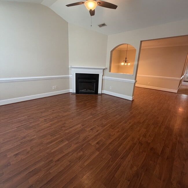 Foto del edificio - 3504 Ellsworth Dr