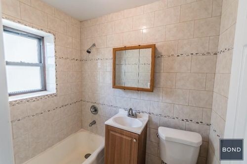 Foto del edificio - 403 E 73rd St
