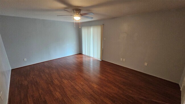 Building Photo - 975 N Red Cedar Cir