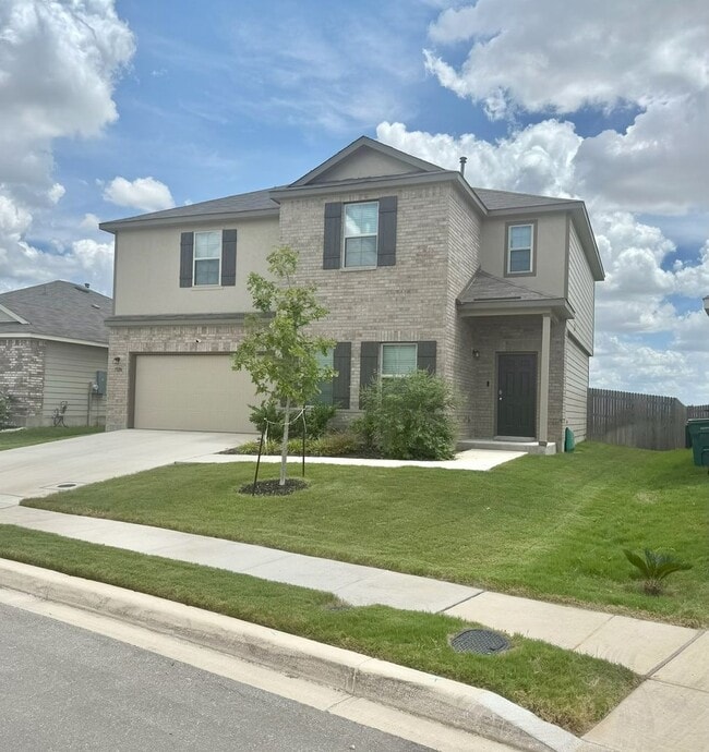 Building Photo - Charming Home Awaits: Spacious & Modern Living in a Prime Location