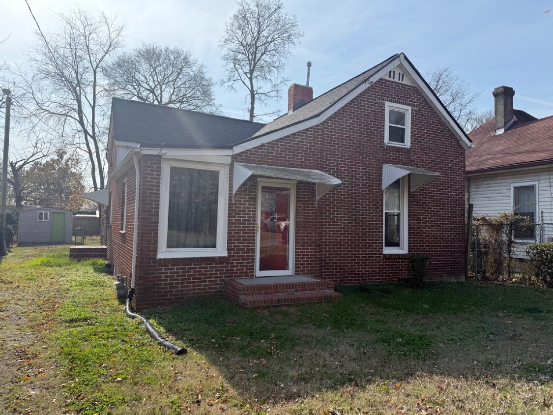 Photo - "Charming 4-Bed, 2 Bath in Nashville - 1709 Cass Street, 1585 Sq Ft of Comfort!"