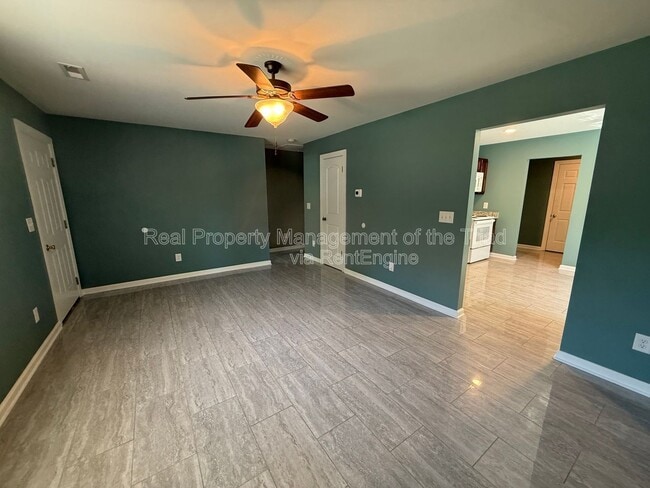 Building Photo - 600 Tipperary Dr