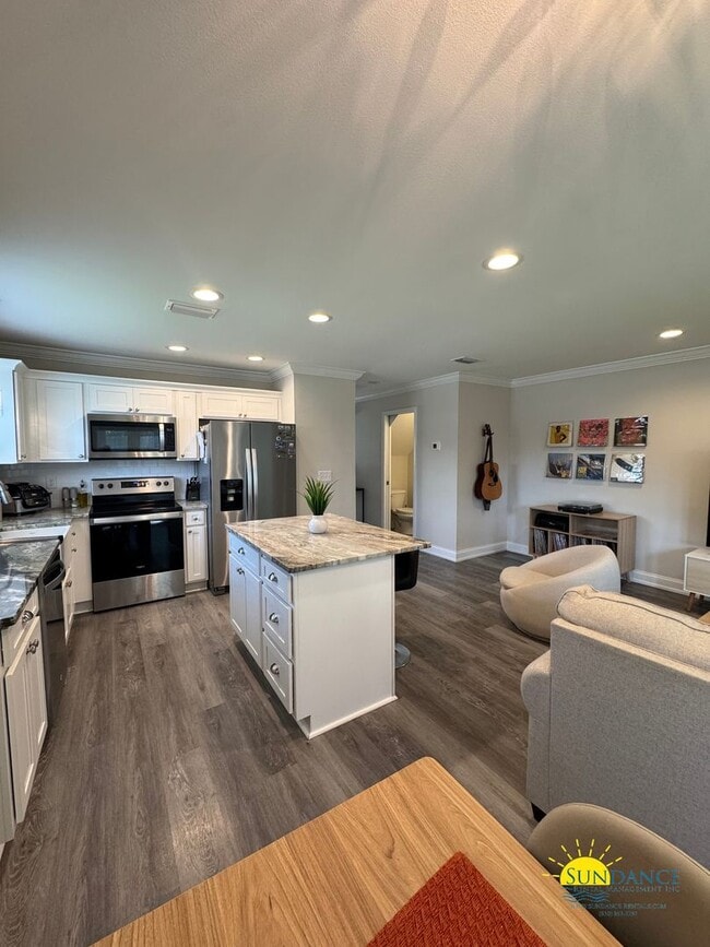 Foto del edificio - Beautiful 3BR/2.5BA Townhome inNiceville-Near Eglin AFB!