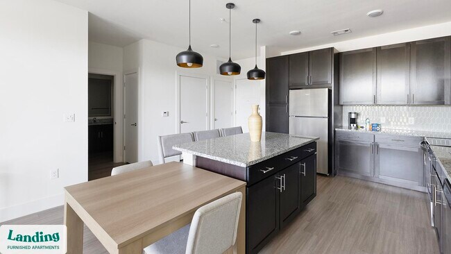 Foto del edificio - 5200 White Settlement Rd