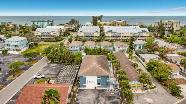 Foto del edificio - 2502 Bay Blvd