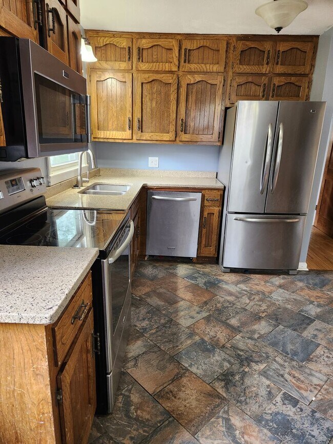 Foto del edificio - 4 Bedroom Home in Benson!