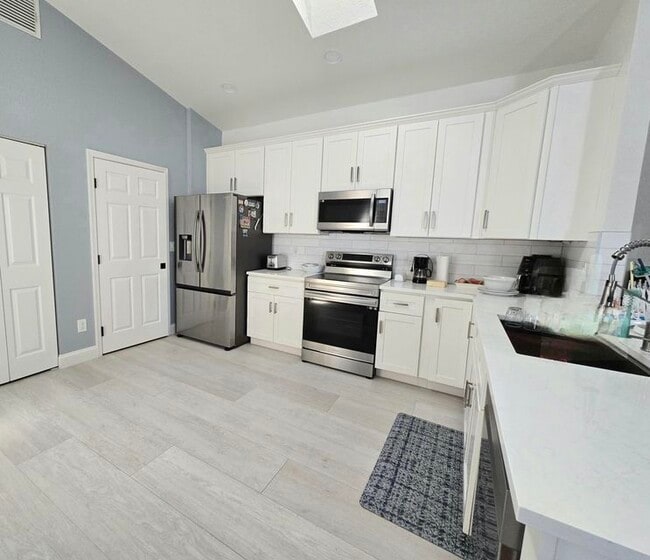 Building Photo - 6810 Camille St