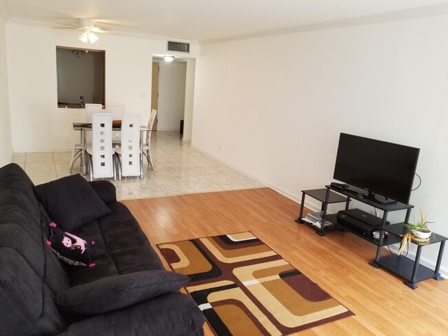 Foto del edificio - 851 Three Islands Boulevard