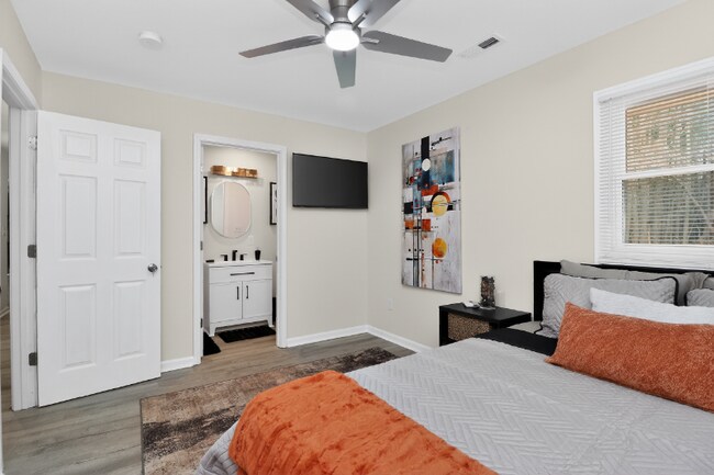 Foto del edificio - 8025 Wilson Woods Dr