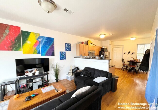 Building Photo - 147 Marcella St