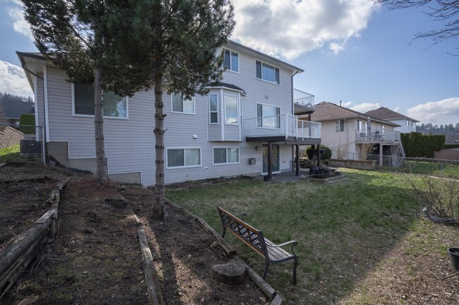 Building Photo - 5533 Alpine Crescent
