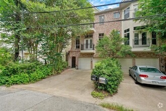 Building Photo - 4010 Blossom St