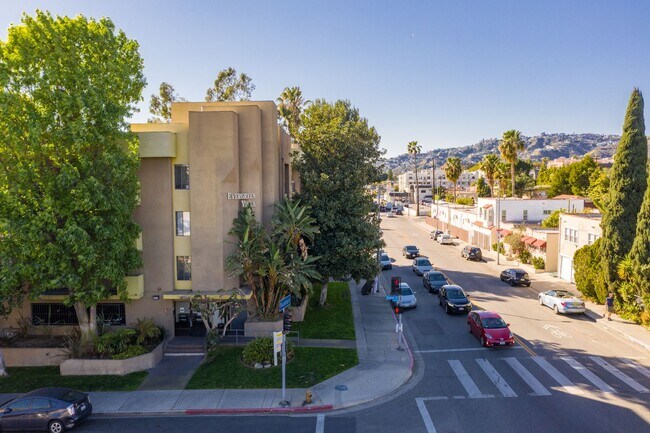 Foto del edificio - Orange Luxury Investments LLC